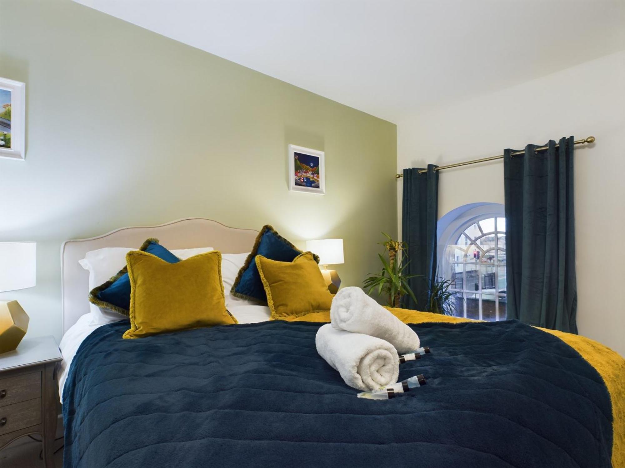 Appartamento Modern Duplex Central Free Parking Wi-Fi Cheltenham Esterno foto